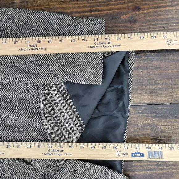 Haggar Mens Sport Coat Blazer Two Button Beige Black Herringbone City Casual 46R